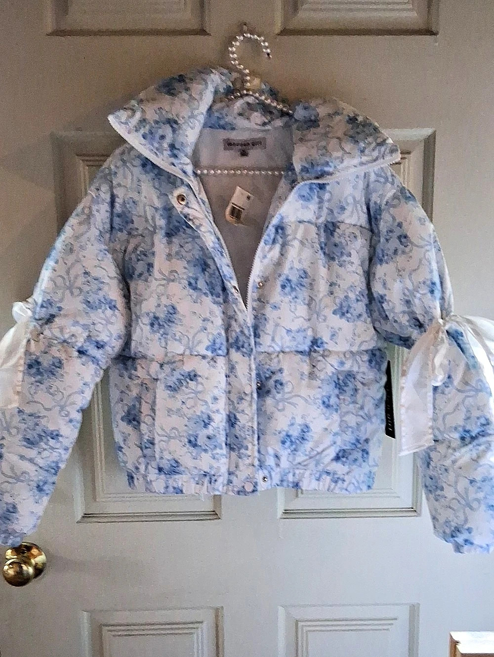 Madden GIRL Floral Puffer Jacket in Blue & White NWT